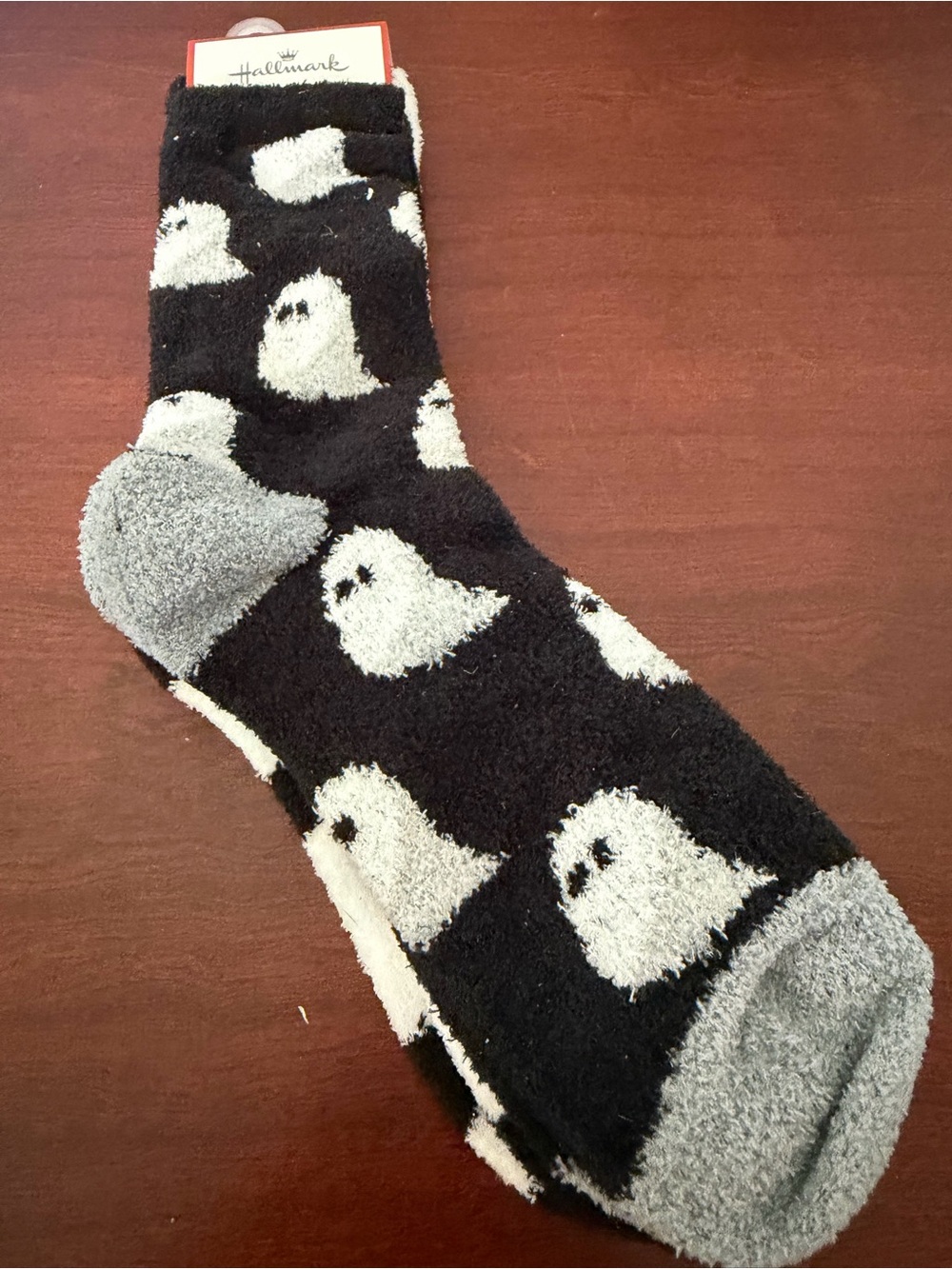 2 Pair Halloween Fuzzy Socks Women’s Cozy Ghosts Fall Socks NWT Hallmark
